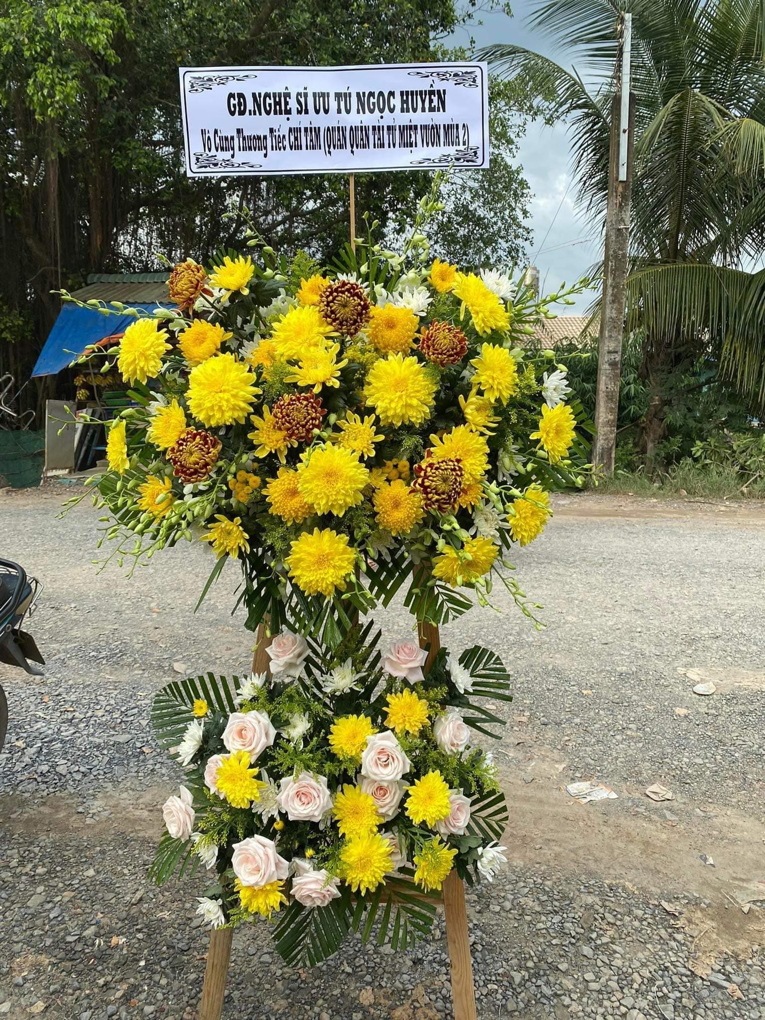 Tang lễ lặng lẽ, đơn sơ của quán quân 'Tài tử miệt vườn' qua đời ở tuổi 43 6 Tang lễ lặng lẽ, đơn sơ của quán quân Tài tử miệt vườn qua đời ở tuổi 43 - Ảnh 5